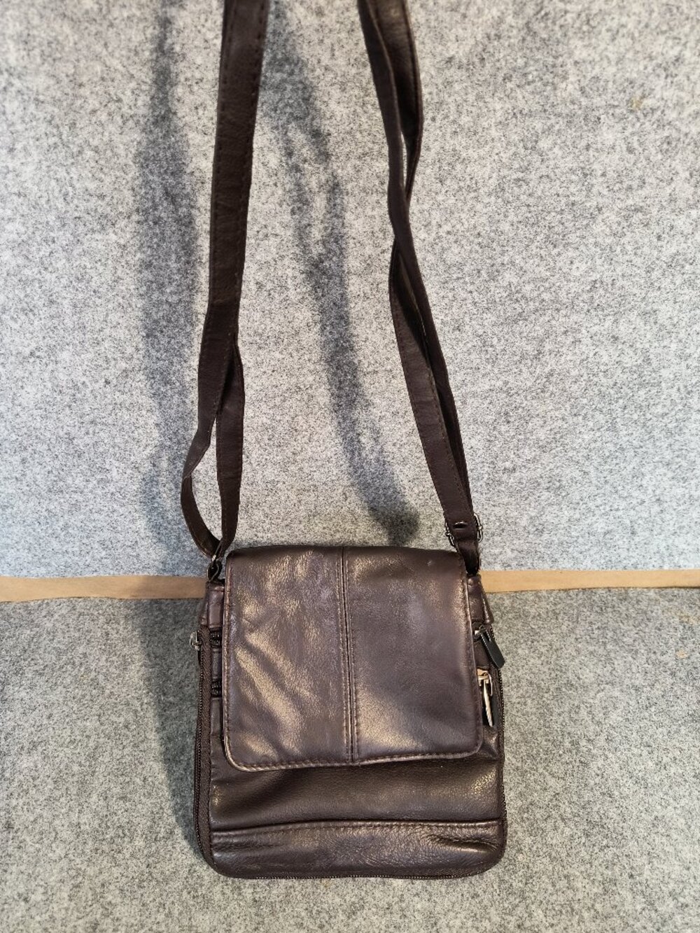 Brown Leather Organizer Crossbody Bag Multi Zip Travel Purse Adjustable Strap - Picture 1 of 6